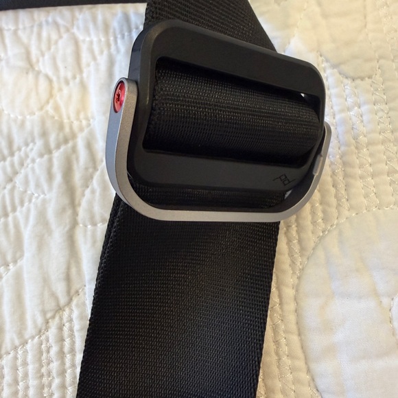 Peak Design Field Pouch & Slide Strap Bundle- The Ultimate Minimalist Carry - Picture 11 of 14